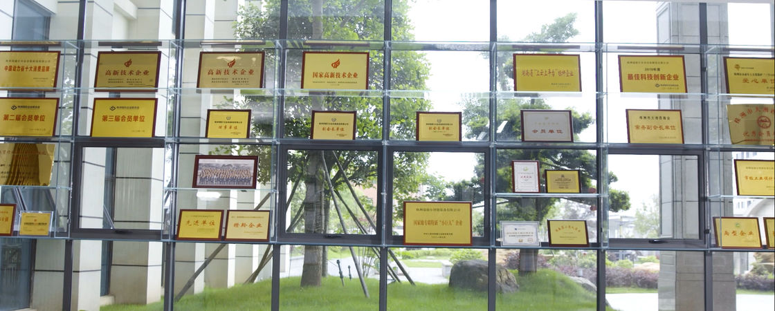 Ανθεκτικός κενός φούρνος υψηλής θερμοκρασίας για μεγάλη χωρητικότητα φόρτωσης 50-2500 kg και τελικό κενό 3 67*10-3 Pa